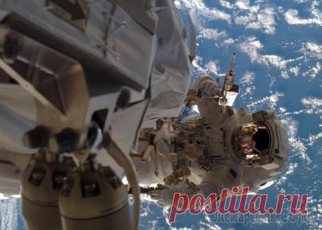 Потрясающие факты о космосе, которые стали известны не так давно Иногда очень сложно представить себе насколько огромным является космос.
Мы можем наблюдать лишь малую часть Вселенной, а Земля - это всего лишь небольшая сцена в огромном космическом пространстве.
Во...