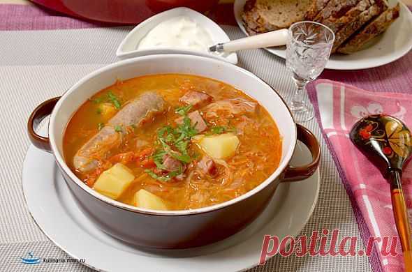 Зимний супчик с копченостями.Должно быть ооочень вкусно!