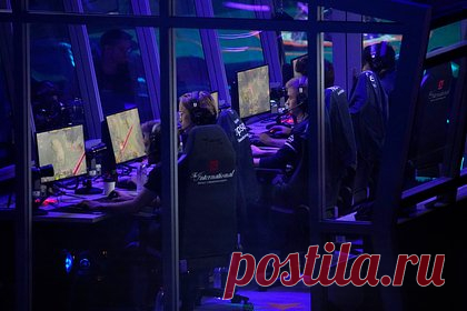 Российская команда Team Spirit выиграла турнир по Dota 2 в Эр-Рияде. Российская команда Team Spirit по Dota 2 стала победителем международного коммерческого турнира Riyadh Masters. В гранд-финале прошедшего в Эр-Рияде (Саудовская Аравия) мероприятия россияне обыграли западноевропейскую Team Liquid со счетом 3:1. Team Spirit заработала за победу пять миллионов долларов.