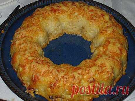Рыбный рулет с грибами и яйцами.