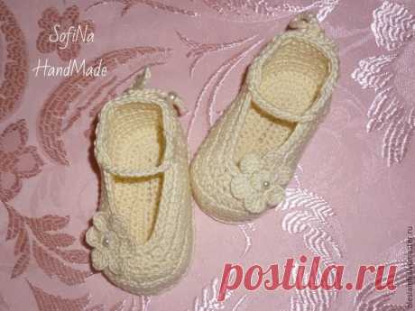 Вяжем пинетки для малышки