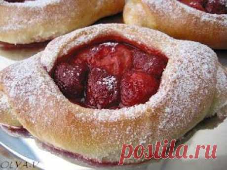 Все что нужно кулинару: Булочки с клубникой