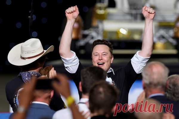 Маск припомнил Рогозину слова о батуте после запуска Crew Dragon Основатель SpaceX Илон Маск припомнил главе «Роскосмоса» Дмитрию Рогозину слова о батуте после запуска пилотируемого корабля Crew Dragon к МКС. В 2014 году на фоне вводимых против России санкций Рогозин заявил, что страна может отказаться доставлять американских астронавтов на МКС и предложил использовать батут.