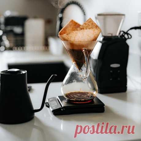 Кофе Cold Brew - это холодный кофе 

Почему он хорош?
- Во-первых, это идеальный #напиток для лета.
Но это не самое главное...

Давайте разберем, чем хорош #Cold_Brew, и чем этот #холодный_кофе завоевал сердца кофеманов