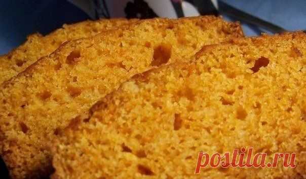 Пирог-десерт из манки и морковки.
