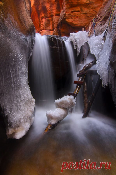 Верхние водопады Kanarra Creek Falls, национальнфц парк Zion,  штат Юта