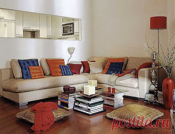 50 кв м: идеи для дизайна квартир 

 
 

 

Иметь в своем распоряжении 50 кв.м гораздо приятнее, чем 30 или 40. Тем не менее, встречаются ситуации, когда трудно принять решение, как именно спланировать и обставить такую площадь. Например, из-за ограниченного количества окон или неудачной формы квартиры. К тому же минималистичные нейтральные