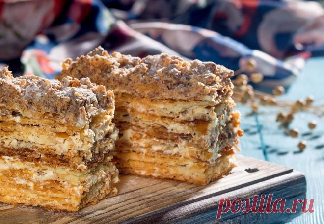 «Наполеон» со сгущенкой: получается очень нежный, хрустящий и не слишком жирный! - WOMENCLYB Торт «Наполеон» заслуженно любимый десерт многих наших соотечественников. Несладкие слоеные коржи, пропитанные заварным, сметанным или масляным кремом, не оставят равнодушным никого. Вариаций этого десерта множество: во Франции его называют...