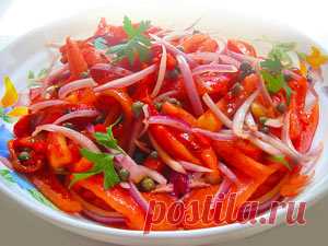 Салат из запеченных перцев с каперсами и помидорами:Рецепт №1