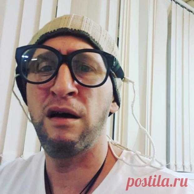 Оскар Кучера в молодости похож на Леонида Ярмольника: старые фото артиста подзадорили Сеть