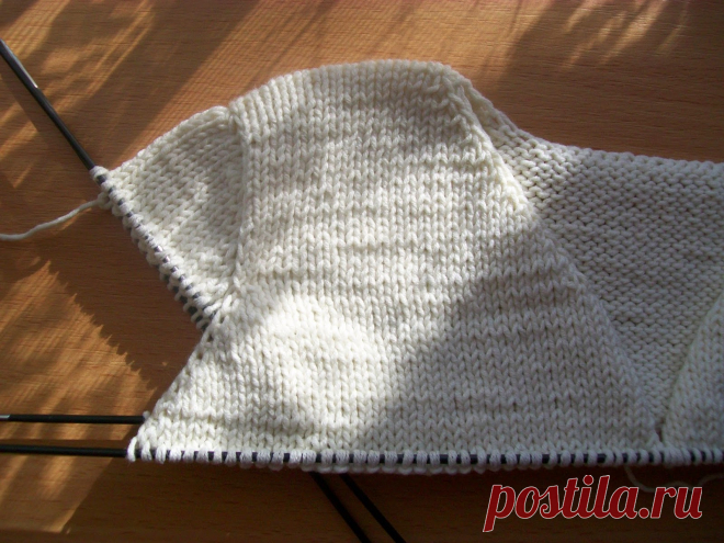 tru-knitting: Имитация втачного рукава сверху вниз. МК
