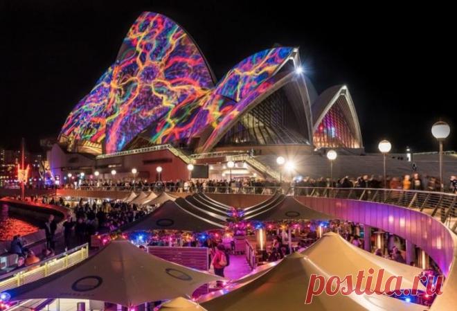 Архитектурные шедевры, которыми люди будут восхищаться всегда! Архитектурные сооружения могут быть такими же вдохновляющими, как живопись, музыка и литература. И так же, как и произведения искусства, они являются отражением эпохи, в которую были созданы. Предлага...