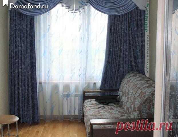 Продается отличная 2-комн. квартира в Москве, в тихом,зеленом, уютном дворе. В квартире сделан евро-ремонт, заменены: полы, окна, двери, электропроводка. В квартире на кухне все остается(вся техника и немецкий встроенный гарнитур.На кухне полы с подогревом). СУС. В маленькой комнате остается диван, шкаф-купе. В большой комнате остается угловой шкаф и угловой диван. Также остается прихожая, шторы, люстры.Никто не прописан.Свободная продажа.Узаконенная перепланировка. Заезжай и живи.тел.9129599798