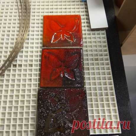 Terracolor 6031 на белой-красной-черной глине