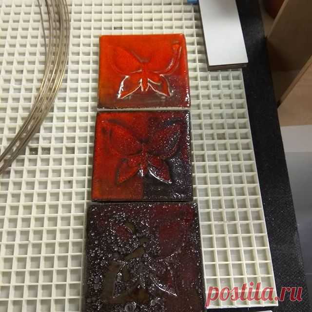 Terracolor 6031 на белой-красной-черной глине