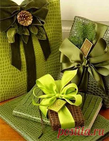 The 50 Most Gorgeous Christmas Gift Wrapping Ideas Ever - family holiday.net/guide to family holidays on the internet