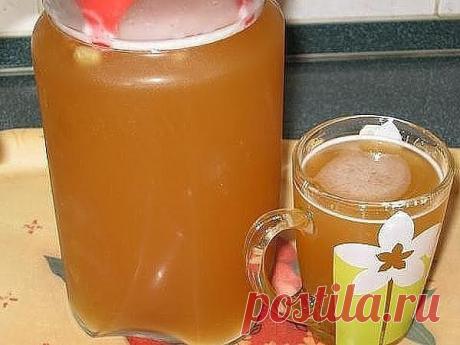 10 ВКУСНЕЙШИХ СУПЕР - РЕЦЕПТОВ ДОМАШНЕГО КВАСА!

Рецепт кваса ржаного.
_____________________________________________________ 
На 3 литра воды: 
ржаные сухари – 1 кг, 
сахар – 200 г, 
дрожжи – 20 г, 
изюм – 50 г.
Ржаные сухари залить кипятком, затем охладить. 
Процедить, добавить сахар и хорошенько размешать. 
Добавить дрожжей, поставить в теплое место и дать бродить 12 часов. Потом перелить в бутылки, добавить изюм и поставить их в холодное место.
Через два дня квас готов....