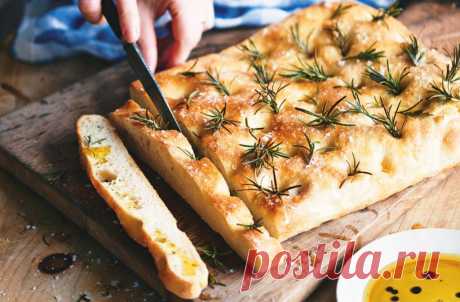 Гостила в Италии – каждый день ела фокаччу. У нас такую вкуснятину даже близко не делают (но я не успокоилась, пока не выведала все секреты ее приготовления)