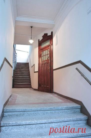 Новый музей «Altes Haus - Hufen» 
Уже более двух лет музей-квартира «Altes Haus» на ул.Пугачёва, 12 в Калининграде предлагает своим посетителям совершить уникальную экскурсию в прошлое. Чудом сохранившийся аутентичный интерьер, оригинальная мебель и предметы быта позволяют заглянуть на 100 лет назад и почувствовать себя жителем Восточной Пруссии...
http://www.randevu39.ru/novosti-kaliningrada/2161/