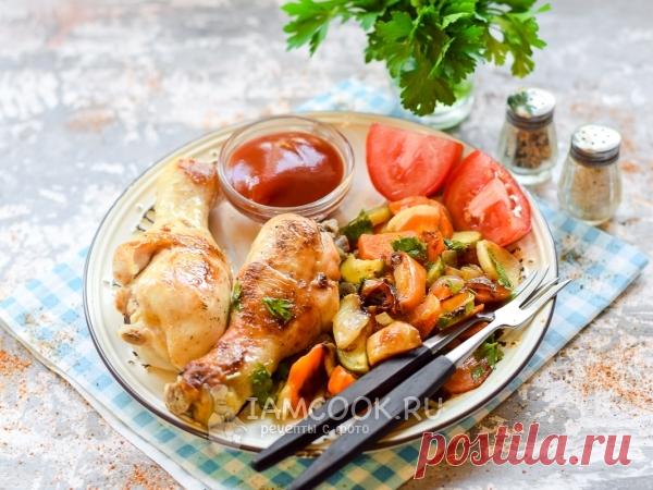 Курица с овощами на сковороде