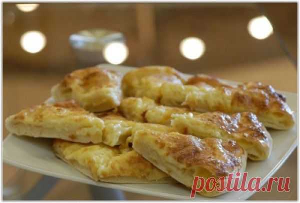 Рецепт приготовления хачапури из слоеного теста