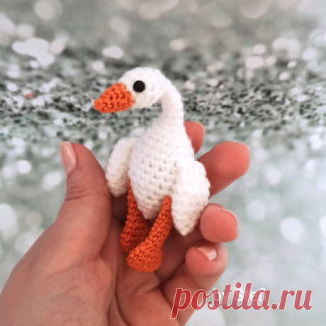 Мини Гусик амигуруми. Схемы и описания для вязания игрушек крючком! Бесплатный мастер-класс "Мини Гусик" от Стефании Плахота по вязанию гуся крючком. Высота вязаной игрушки примерно 9 см. Для изготовления так…