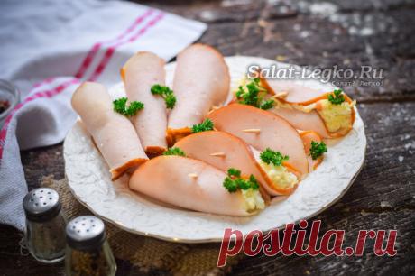 Рулетики из ветчины с сыром и чесноком, рецепт с фото