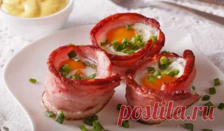 Яичница с беконом в духовке