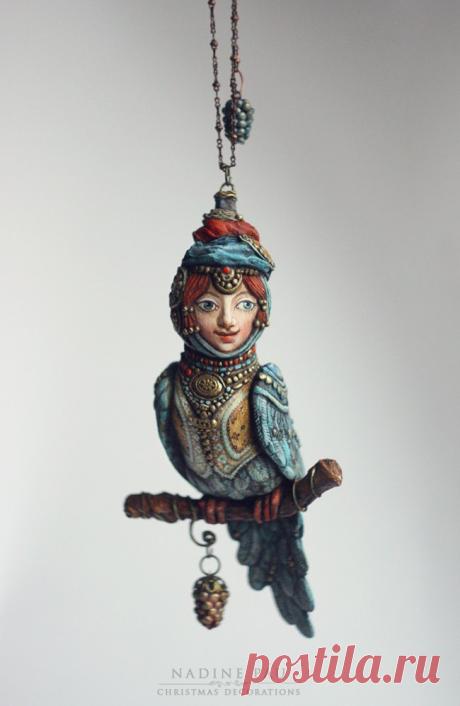 Nadine Pau - masks, dolls and ornaments.