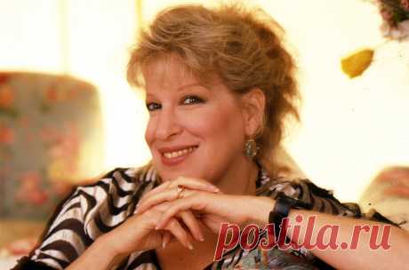 Бетт Мидлер (Bette Midler)
-  1 декабря, 1945