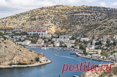 Отвлекающий маневр. Киев бомбит Крым, чтобы забыть о крахе контрнаступления. Резников заявил, что Украина будет и дальше обстреливать полуостров.