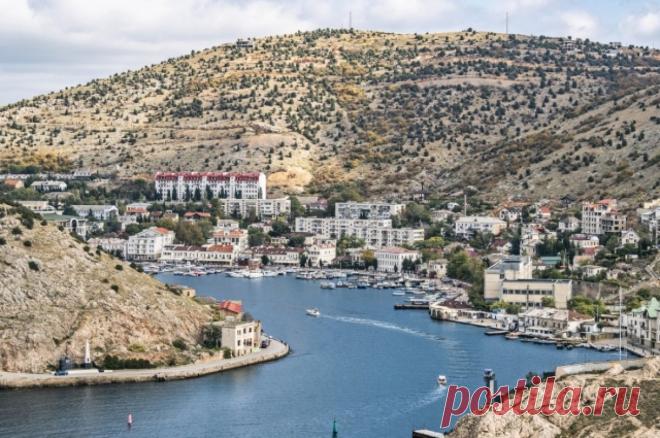 Отвлекающий маневр. Киев бомбит Крым, чтобы забыть о крахе контрнаступления. Резников заявил, что Украина будет и дальше обстреливать полуостров.