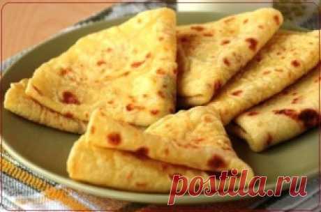 Картофельные лепешки со сметаной Картофельные лепешки со сметаной Уникальный рецепт картофельных лепешек со сметаной приготовленный в домашних условиях из продуктов которые всегда под рукой. Простота в приготовлении, экономия врем…
