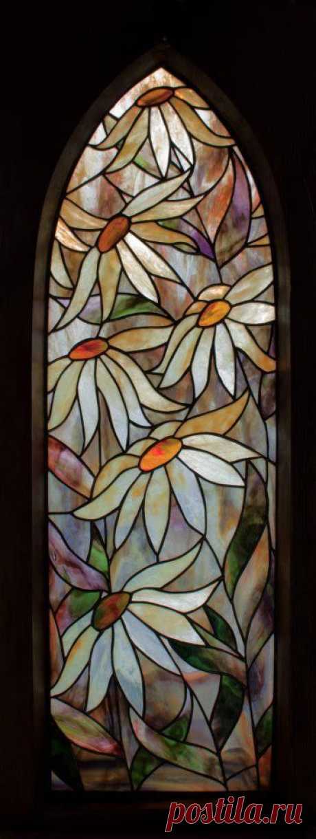 Найдено на сайте kennedyoriginalstainedglass.com.