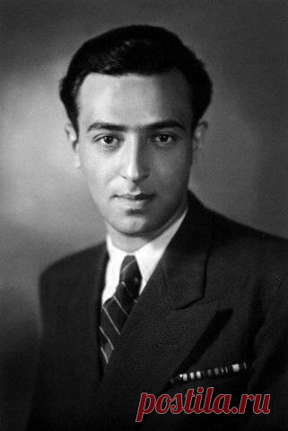 "СМЕРТЬ - ЭТО ВЕЩЬ, КОНЕЧНО ЖЕ, НЕОЖИДАННАЯ, НО ОЖИДАЕМАЯ".....

Владимир Этуш