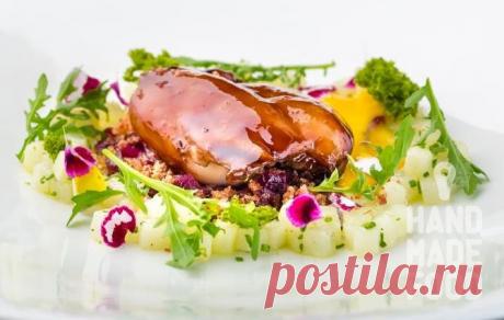 Кролик конфи с соусом из моллюсков