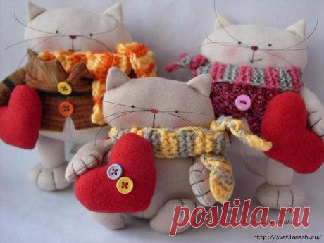 Текстильные котики с выкройкой.