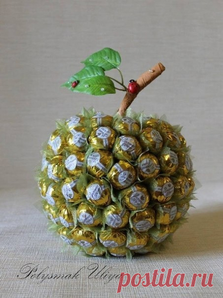 Ягоды, фрукты из конфет