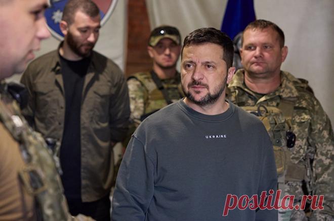 «Чистка началась». Зеленский может устроить на Украине «ночь длинных ножей». Жарихин: Остался только один вариант: смещение Зеленского с поста президента. А это военный переворот. Поэтому Зеленский и его команда начали «чистку рядов».