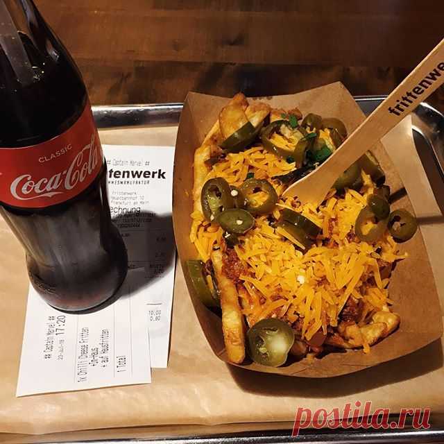 I turn Monday to friesday! It sounds good and is tasty! It’s @frittenwerk baby! #friesday