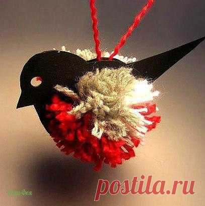 Научите своего ребенка делать птичек из помпонов. Это просто и увлекательно!