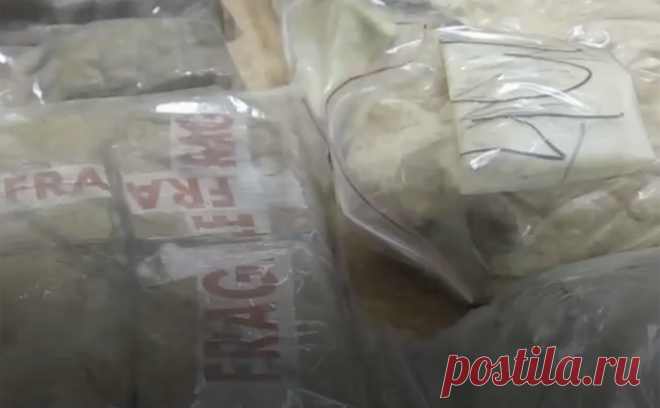В автомобиле из Польши обнаружили вместо моющих средств гашиш на ₽24 млн. Калининградские таможенники обнаружили вместо моющих средств наркотики на ₽24 млн в автомобиле из Польши, сообщила Федеральная таможенная служба (ФТС) в своем телеграм-канале.
