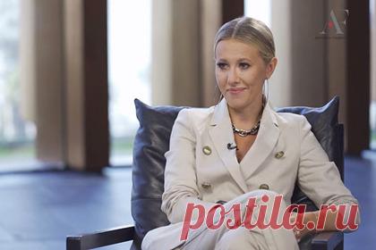 Собчак рассказала о «разносах» и штрафах своим сотрудникам. Телеведущая Ксения Собчак рассказала о том, как устраивает «разносы» своим сотрудникам. В интервью актрисе Ирине Безруковой она также рассказала, как штрафует их за ошибки в работе. Собчак заметила, что у Безруковой не работал наушник, и рассказала, как повела бы себя в аналогичной ситуации.