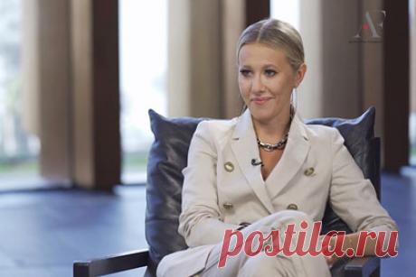 Собчак рассказала о «разносах» и штрафах своим сотрудникам. Телеведущая Ксения Собчак рассказала о том, как устраивает «разносы» своим сотрудникам. В интервью актрисе Ирине Безруковой она также рассказала, как штрафует их за ошибки в работе. Собчак заметила, что у Безруковой не работал наушник, и рассказала, как повела бы себя в аналогичной ситуации.