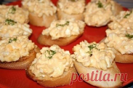 Вкусные бутербродики - сметаются со стола первыми! Дешево и очень вкусно!