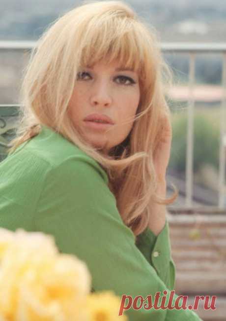 Моника Витти, 3 ноября, 1931
 • 2 февраля 2022