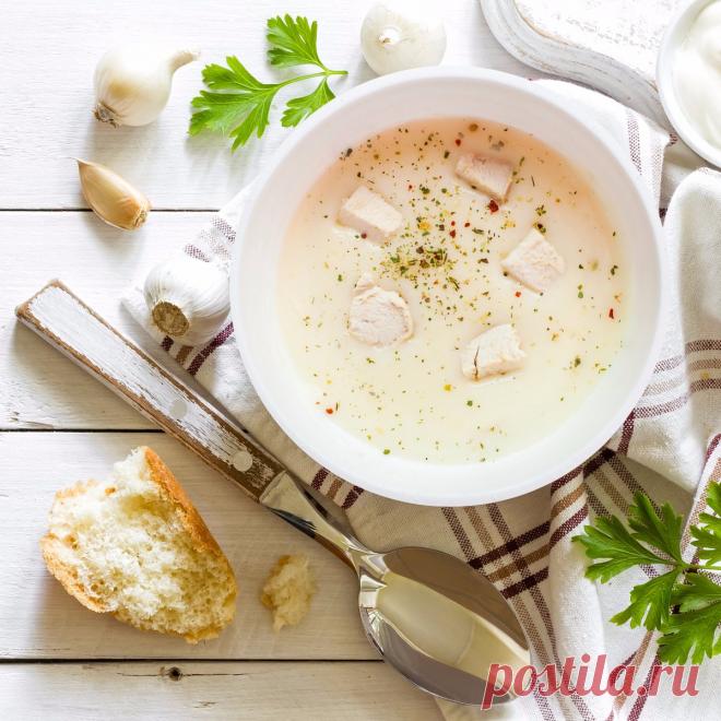 Сырный крем-суп из трех ингредиентов! Видео! - Страница 2 из 2 Берем сыр и режем на небольшие квадратики или трем на терке Затем выкладываем  его в кастрюлю с картофельным пюре и заливаем все картофельным отваром. Берем блендер и взбиваем в однородную массу. Потом вливаем еще немного картофельного отвара и хорошо перемешиваем! То есть, добавляем отвар пока не добьетесь желаемой консистенции.  Ставим кастрюлю с нашим супом и...