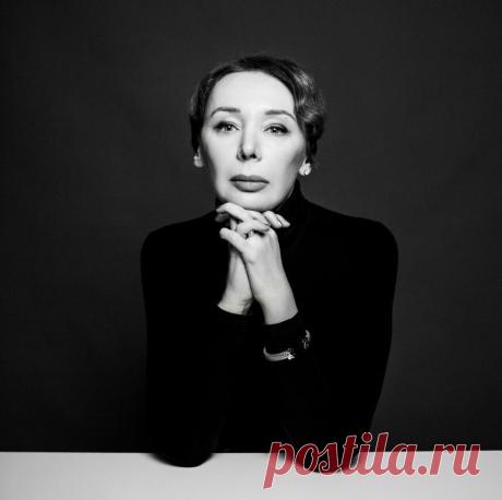 Скандал в семье певицы Маши Распутиной не утихает. Тяжбы мужа с его первой женой могут лишить Марию дома, насчитывающего двадцать лет проживания. Однако ситуация неоднозначна. Юлия Вербицкая-Линник, адвокат, объяснила, когда недвижимость сохранится за Марией и её супругом.