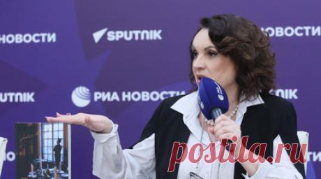Новогодний салат оливье может войти в стандарт русской кухни. В Москве в Международном мультимедийном пресс-центре «Россия сегодня» представили книгу журналиста RT Анны Кругловой «Кто вы, Люсьен Оливье? Подлинная история человека и его салата». Участники дискуссии в преддверии Нового года обсудили происхождение «русского салата» и роль самого Люсьена Оливье в развитии отечественной кулинарии. Читать далее