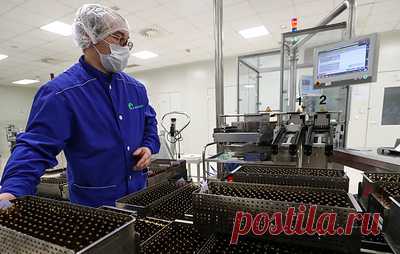 В Минпромторге рассказали, какие предприятия продолжат работу в нерабочие дни. Системообразующие предприятия, производства непрерывного цикла, компании по выпуску антиковидной номенклатуры и продуктовый ретейл продолжат работу